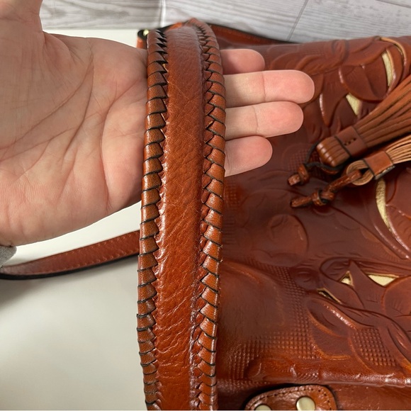 Patricia Nash Cognac Embossed Leather Shoulder Bag Cut Out Tooled Tassels - Picture 8 of 9